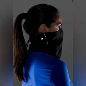 Lululemon Run for It All Neckwarmer